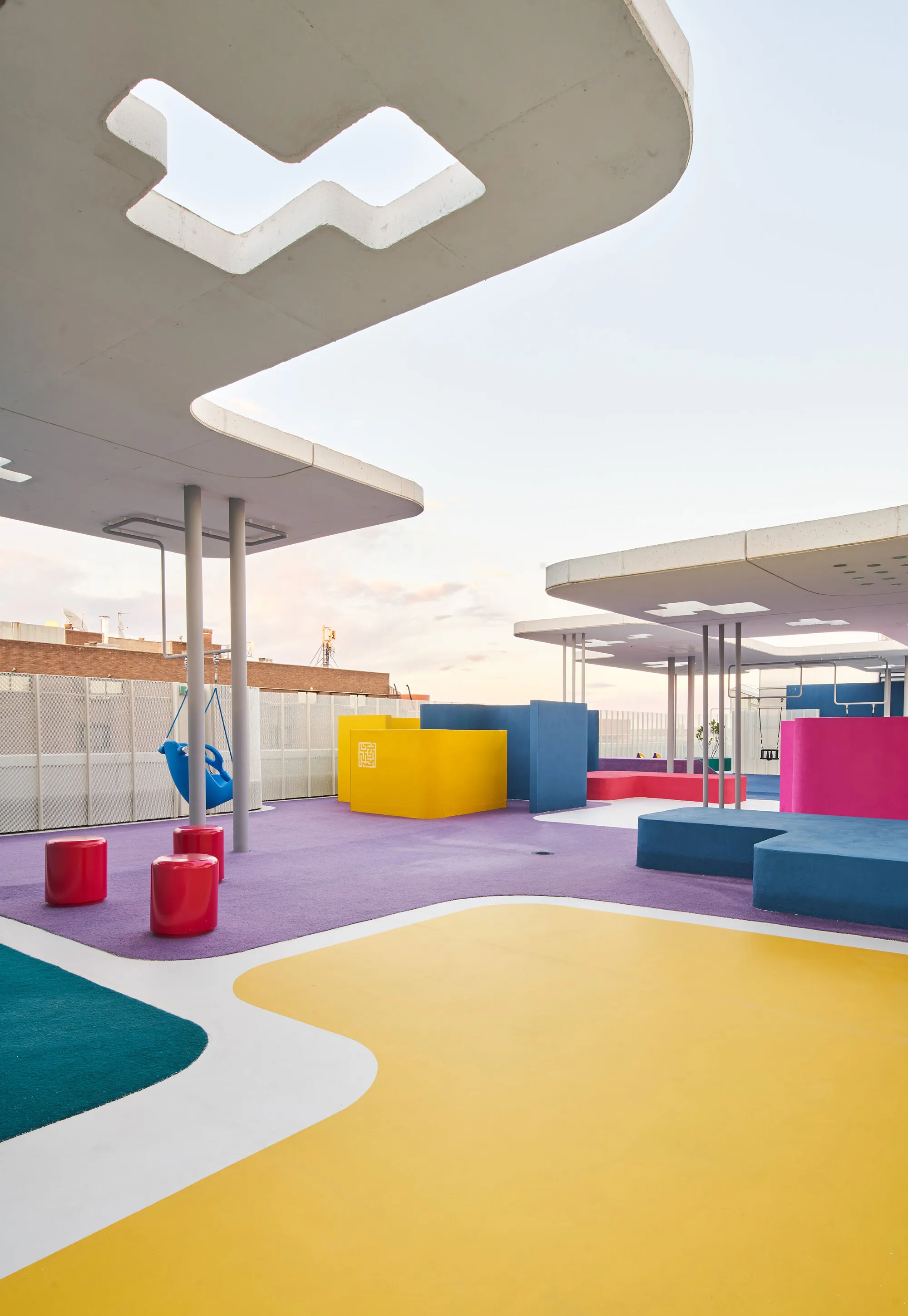 Padilla Nicás Arquitectos Builds a Playground in the Clouds Atop a Madrid Maternity Hospital
