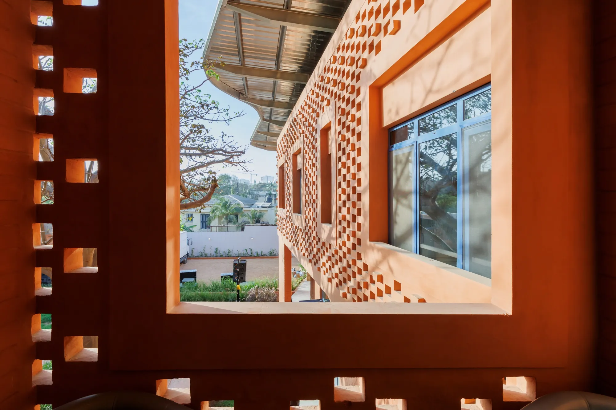Kéré Architecture Builds the First Purpose-Built Goethe-Institut Around a Baobab Tree in Dakar