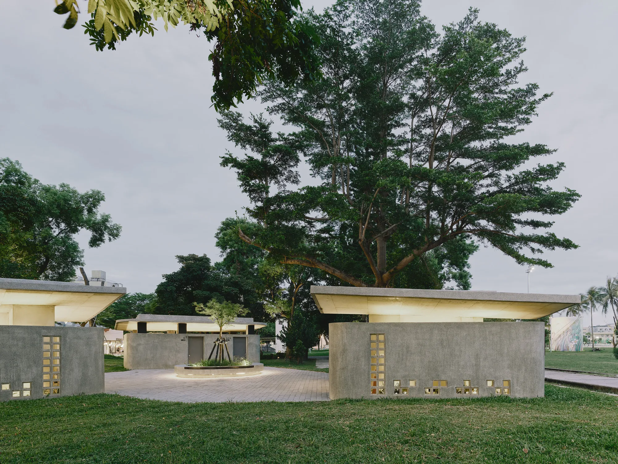 Ja-Sheng Chen Architects and Fa+p Hide Two Public Restrooms Inside a Taitung Forest Strip