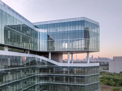 HENN Weaves Labs and Offices into an X-Shaped Tower on Guangzhou's Bio Island
