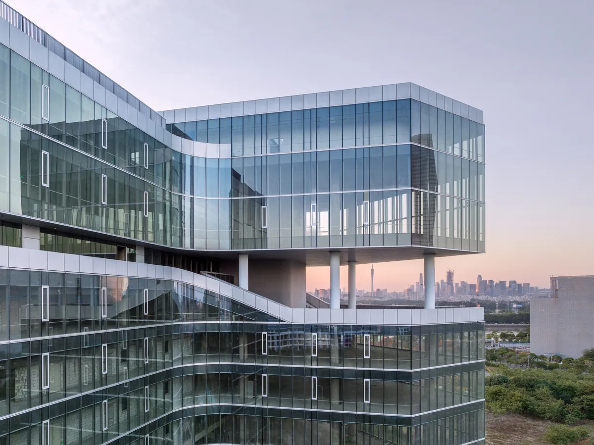 HENN Weaves Labs and Offices into an X-Shaped Tower on Guangzhou's Bio Island