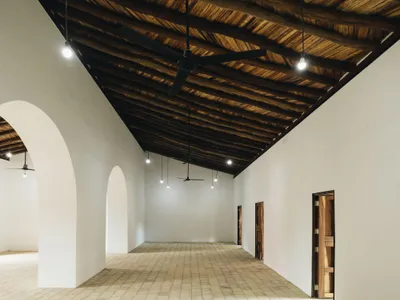 ROOTSTUDIO Rebuilds a Juchitán Library from Earthquake Rubble and Ancestral Technique