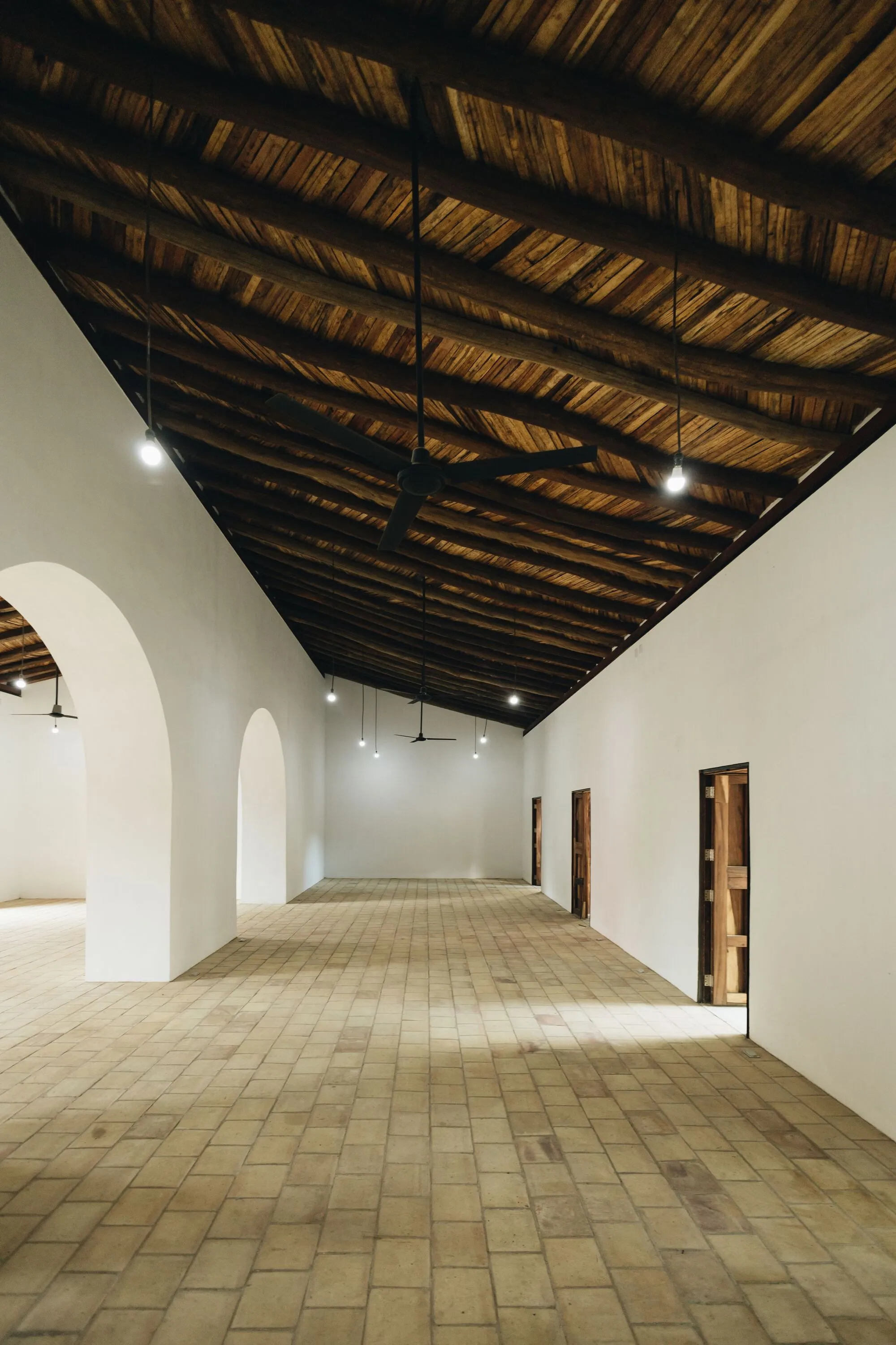 ROOTSTUDIO Rebuilds a Juchitán Library from Earthquake Rubble and Ancestral Technique