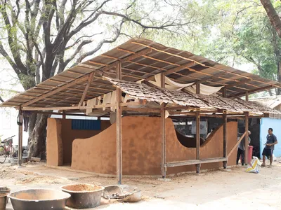 Sustainable Earth Architecture: Classroom for Farmhouse School