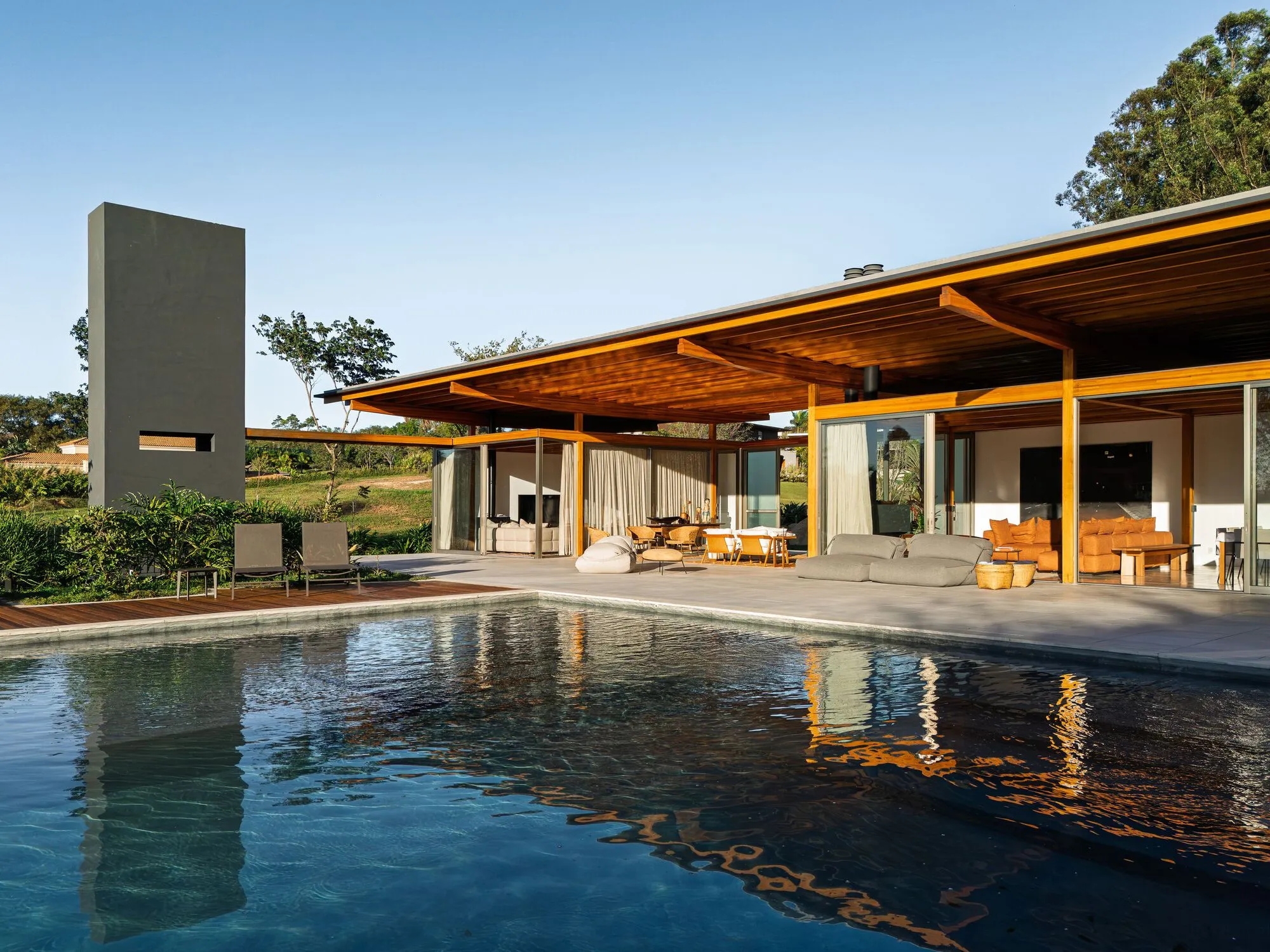 Itupeva House Grows from Rock and Root