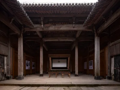 Atelier Guo Inserts a Village Cinema into a Centuries-Old Ancestral Hall Without Touching a Wall