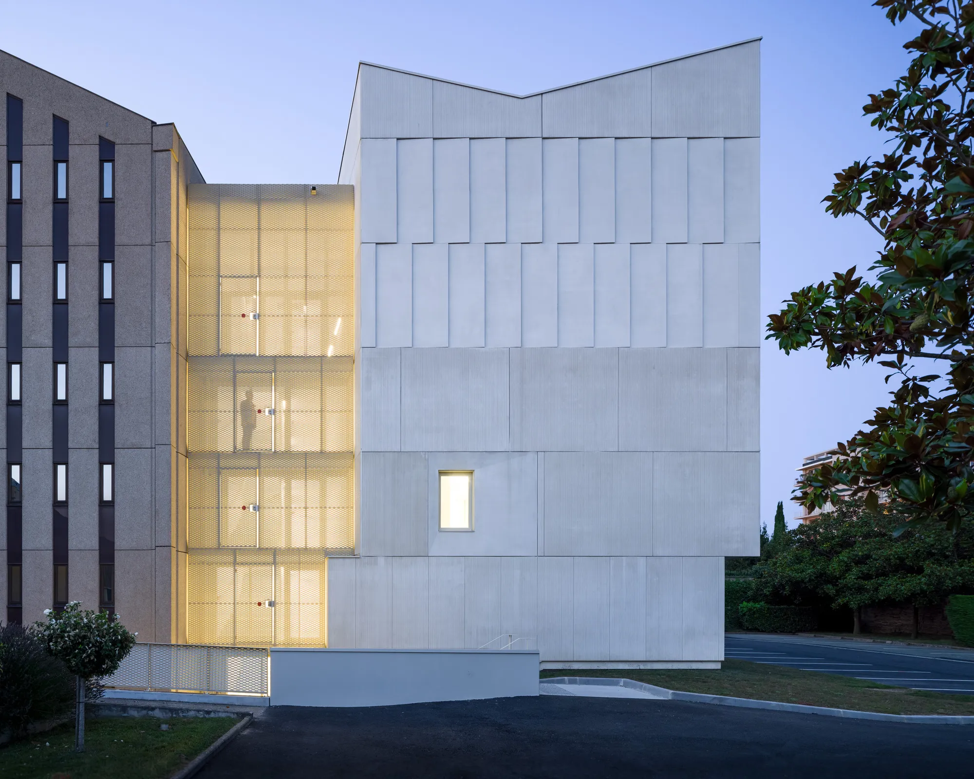 Magnum Architectes Wraps 16 Kilometers of Archives in Stamped Concrete on a Former Convent Site