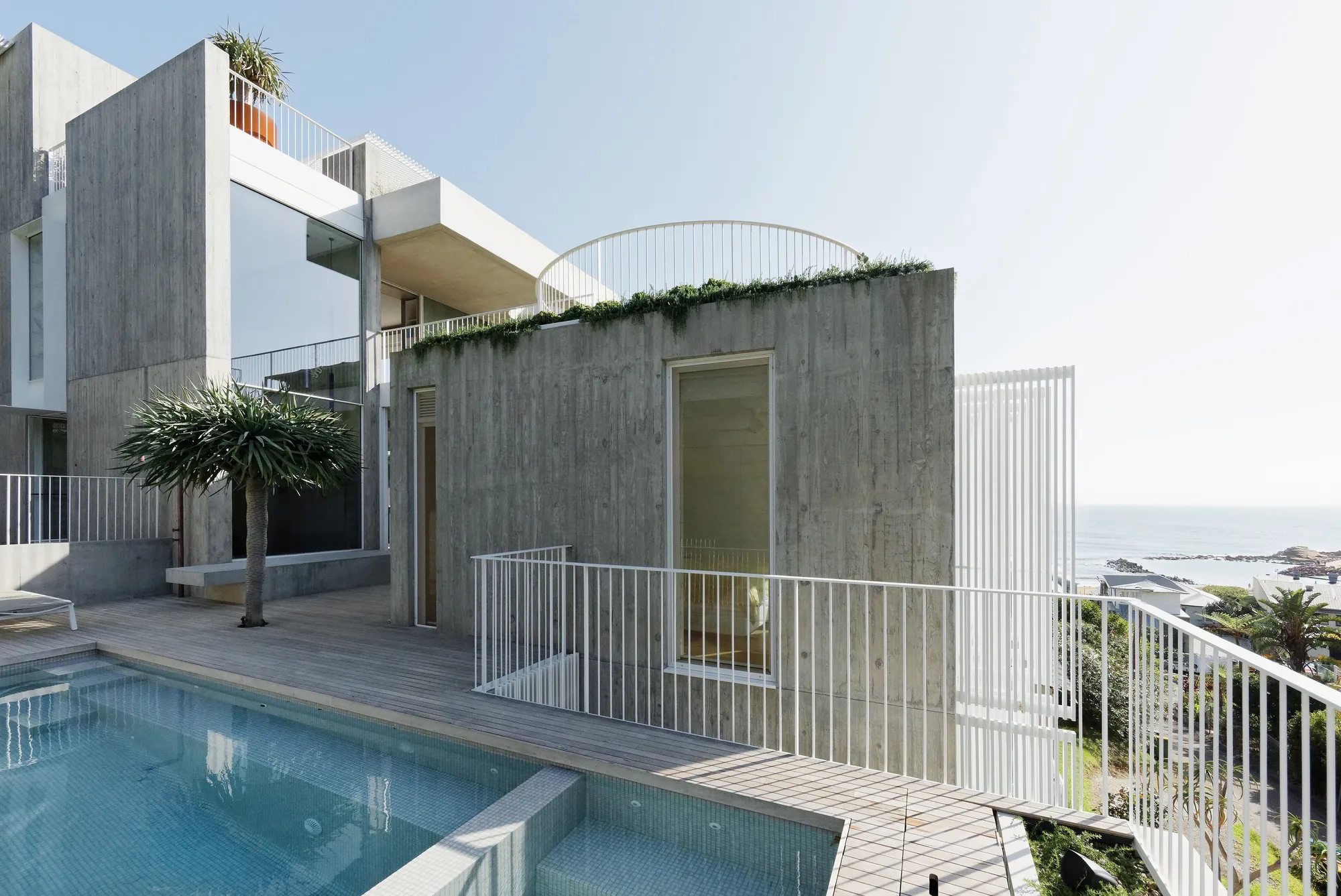 Architecture Saville Isaacs Cascades a Five-Level Concrete Retreat Down the Avoca Beach Hillside
