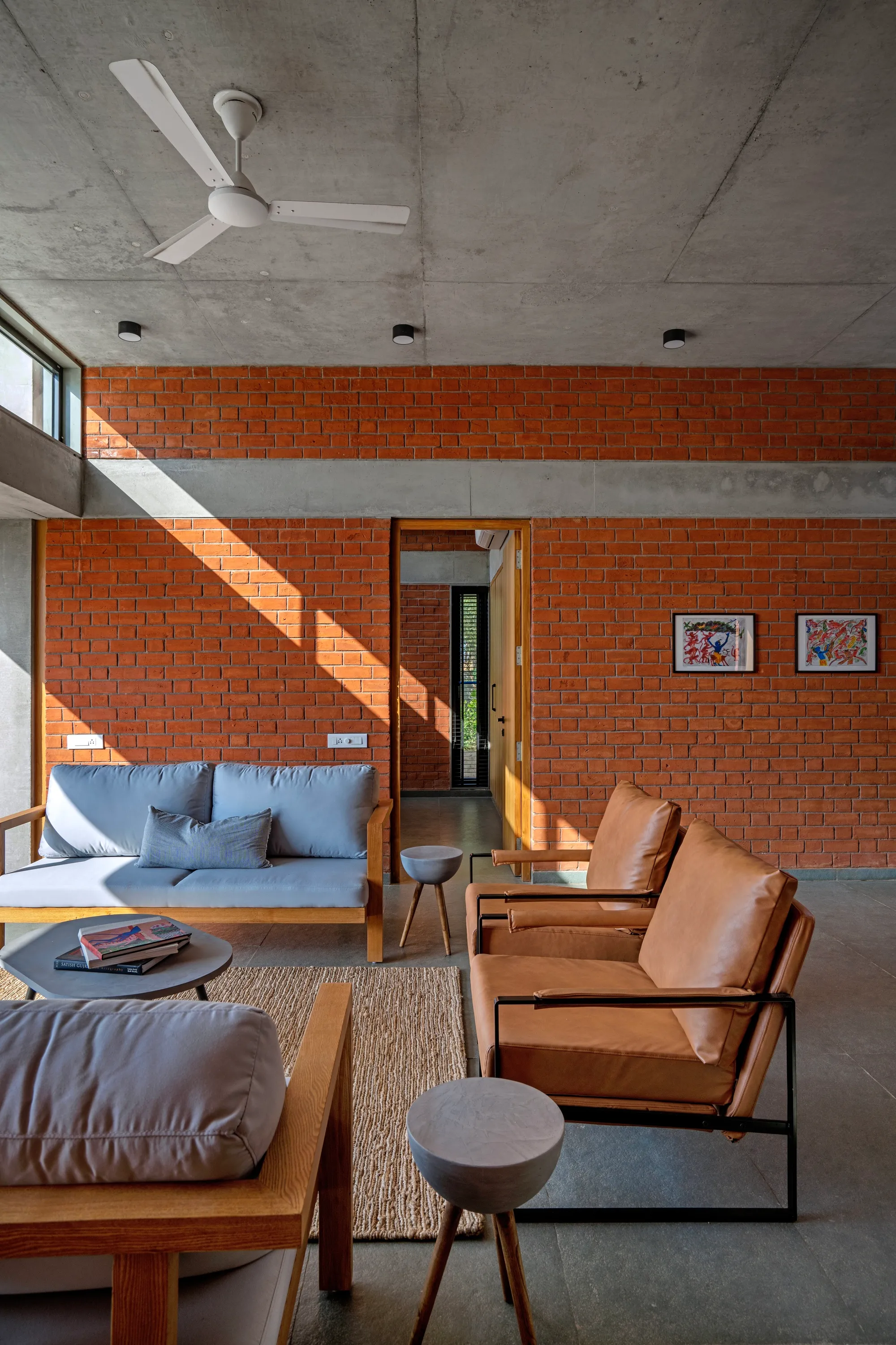 Vaissnavi Shukl Turns a Farmland Security Cabin into a Brick Outhouse Near a Gujarat Bird Sanctuary