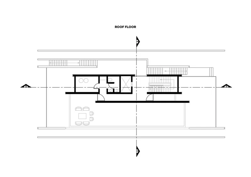 Roof floor plan showing a terrace with dining area and enclosed mechanical spaces