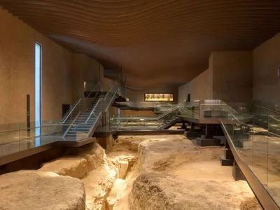 Dabbagh Architects Builds a Museum in Al Ain That Wraps Around the Archaeology Beneath It