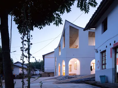 Jumping House Lab Lifts Four Roof Corners to Carve Light into a Rural Chinese Art Studio