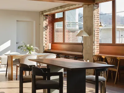 Sherpa Strips a Seoul Brick Building Back to Its Bones for Vonzrr Café