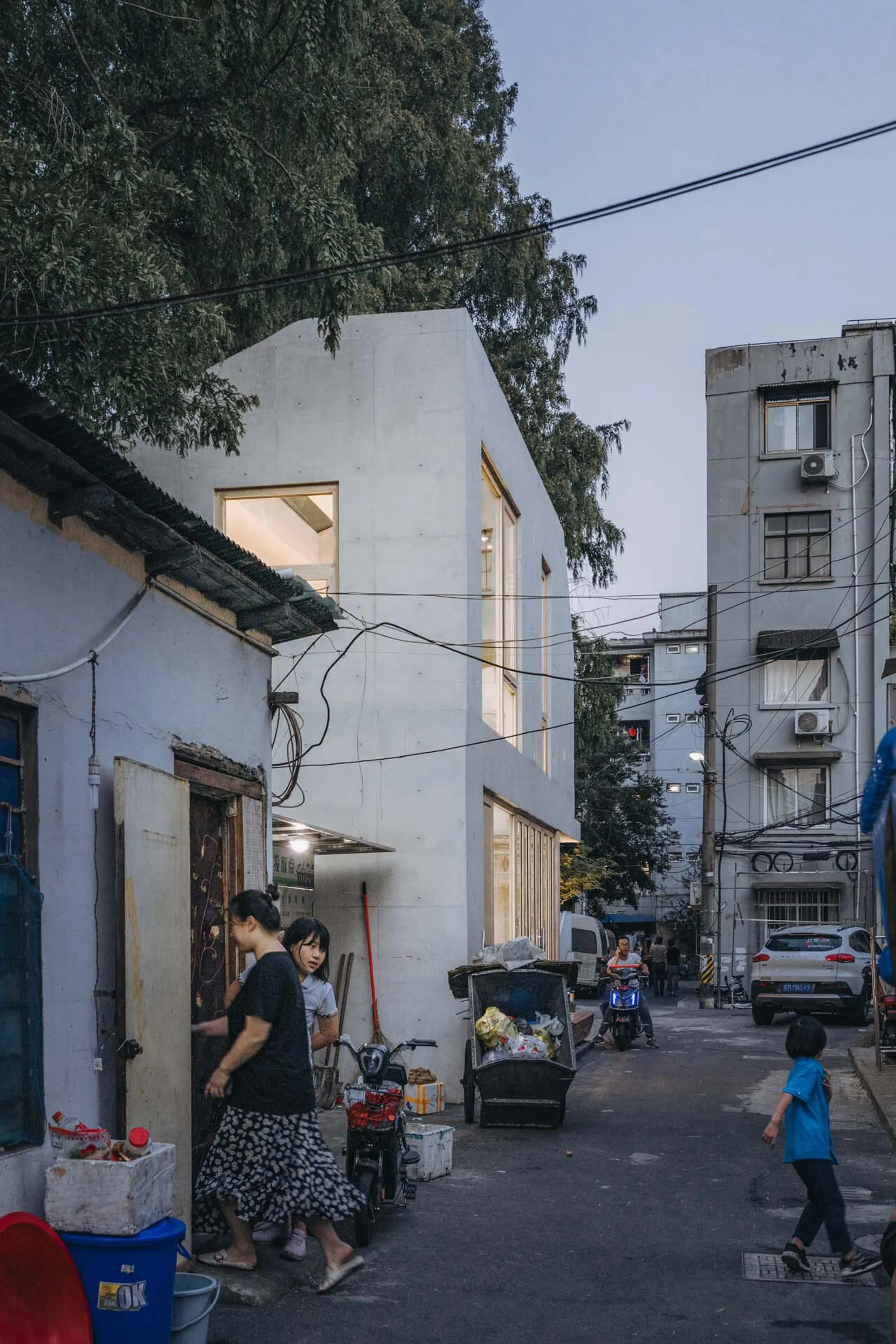 VIASCAPE Design Builds a 70 m² Community Pavilion for 480 Families in a Dense Shanghai Village