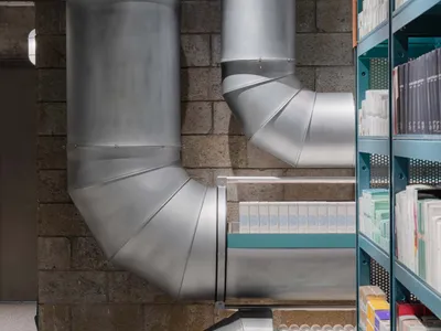 AIM Architecture Turns 75 Meters of Galvanized Pipe into a Beauty Retail Experience in Shenzhen