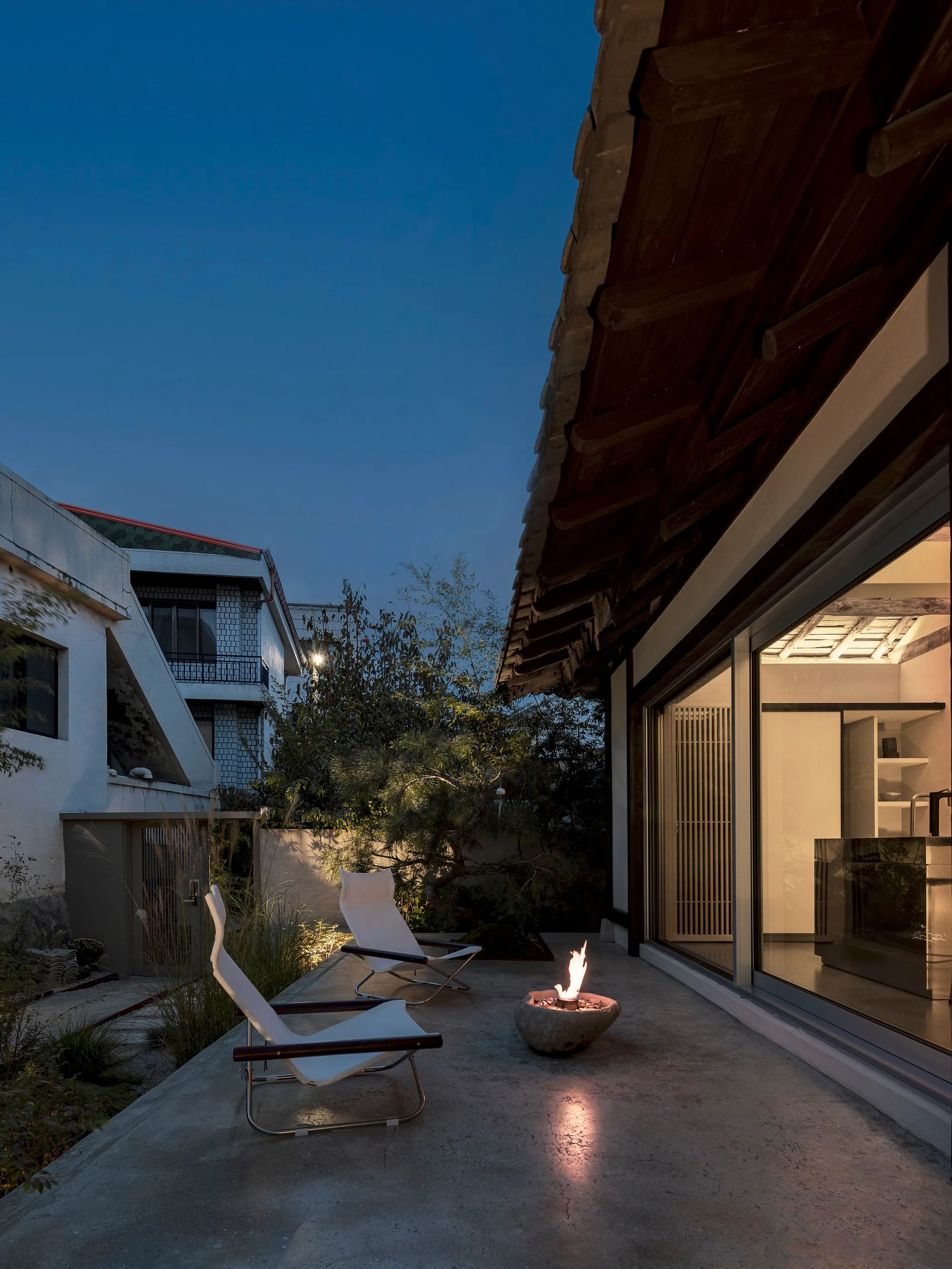DESIGN2TONE Renovates a 64-Square-Meter Hanok in Gangneung into a Contemplative Guest Stay