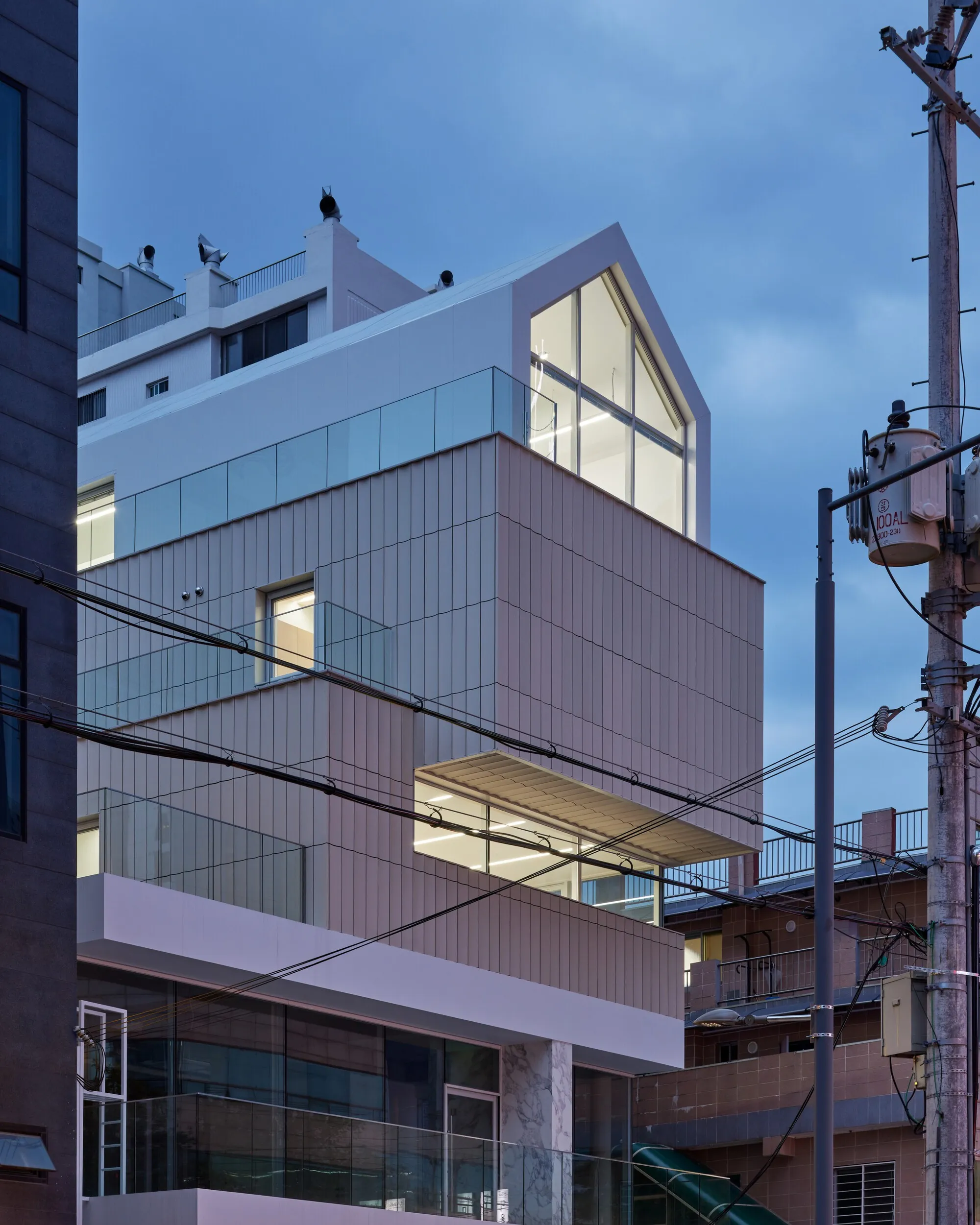 skimA Sculpts a Terracotta Office Tower to Dodge Daegu's Right-of-Light Rules