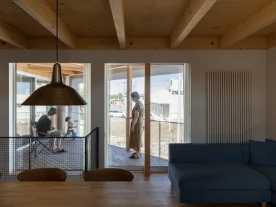 Qukan Dissolves the Wall Between a Hokkaido House and Its Neighboring Park