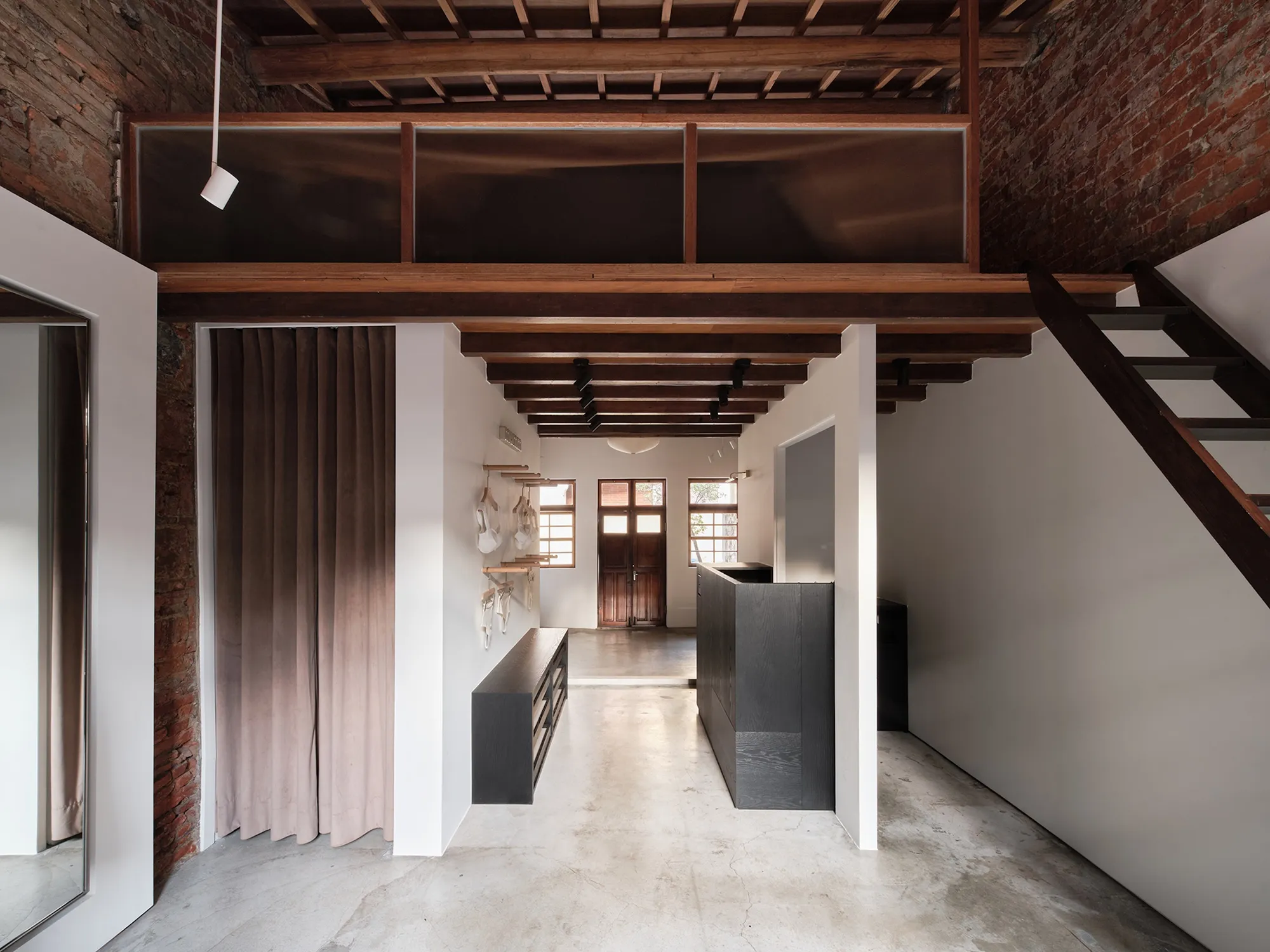 Minuspluse Design Threads a 64 m² Tainan Townhouse into a Sequential Retail Journey