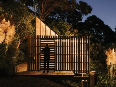 Fabric Builds a 10-Square-Meter Glowing Shed by Hand in New Zealand's Kānuka Belt