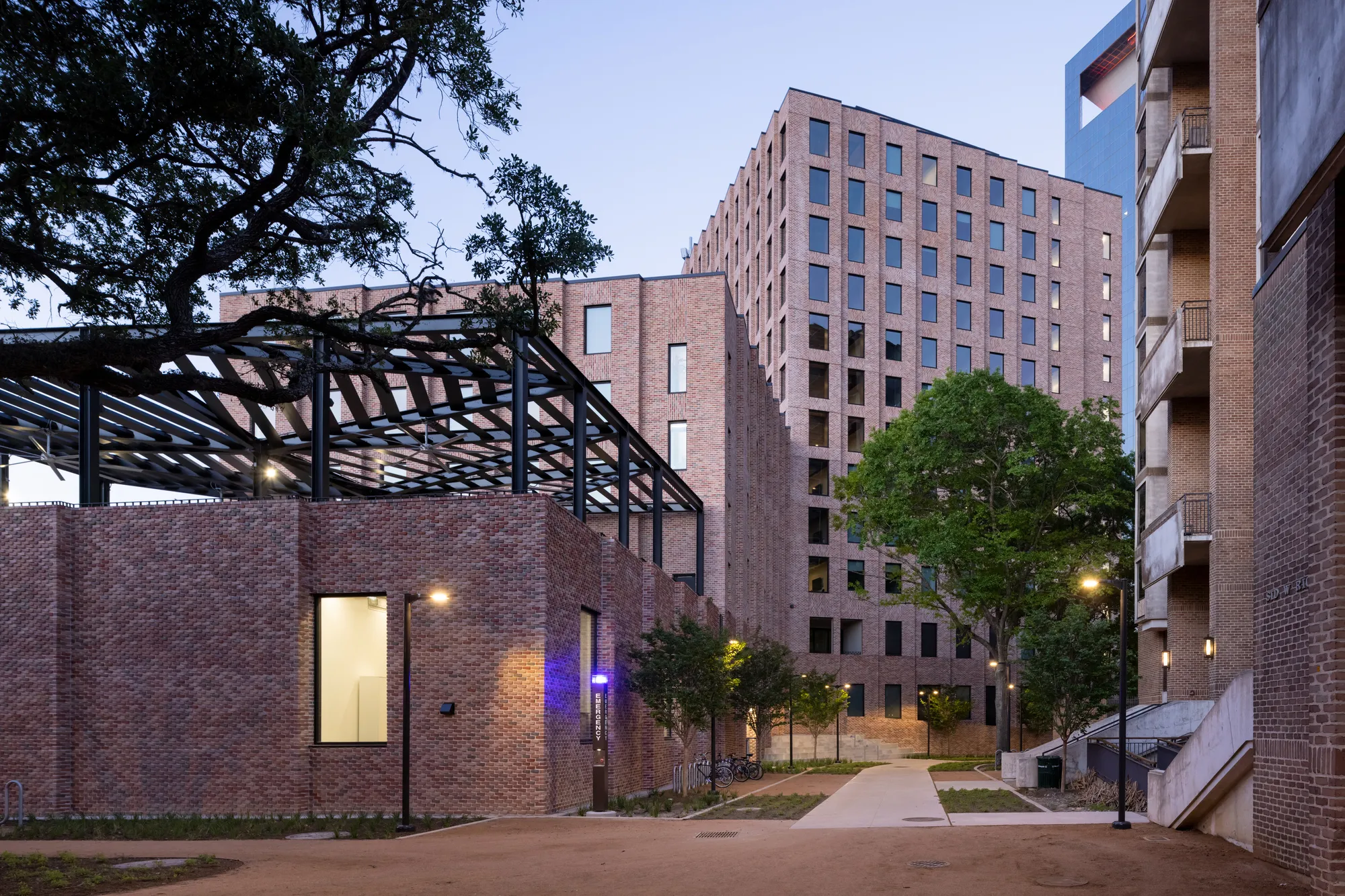 Barkow Leibinger Wraps a Brutalist Tower in Brick at Rice University's Sid Richardson College