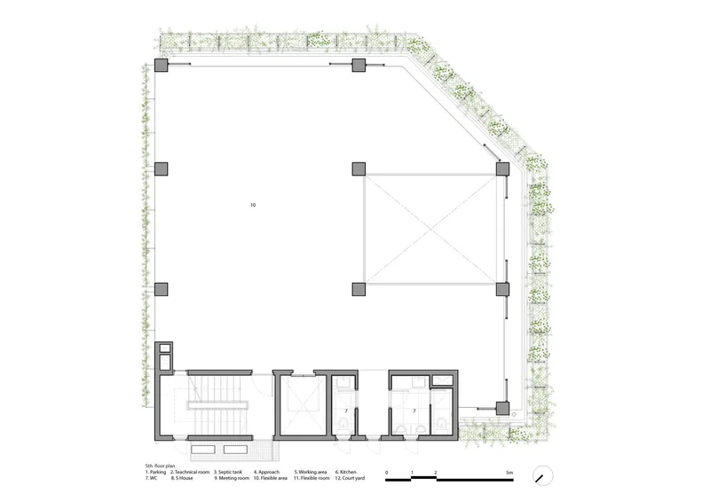 Floor plan drawing showing a large open space with central structural bays and service rooms along one edge