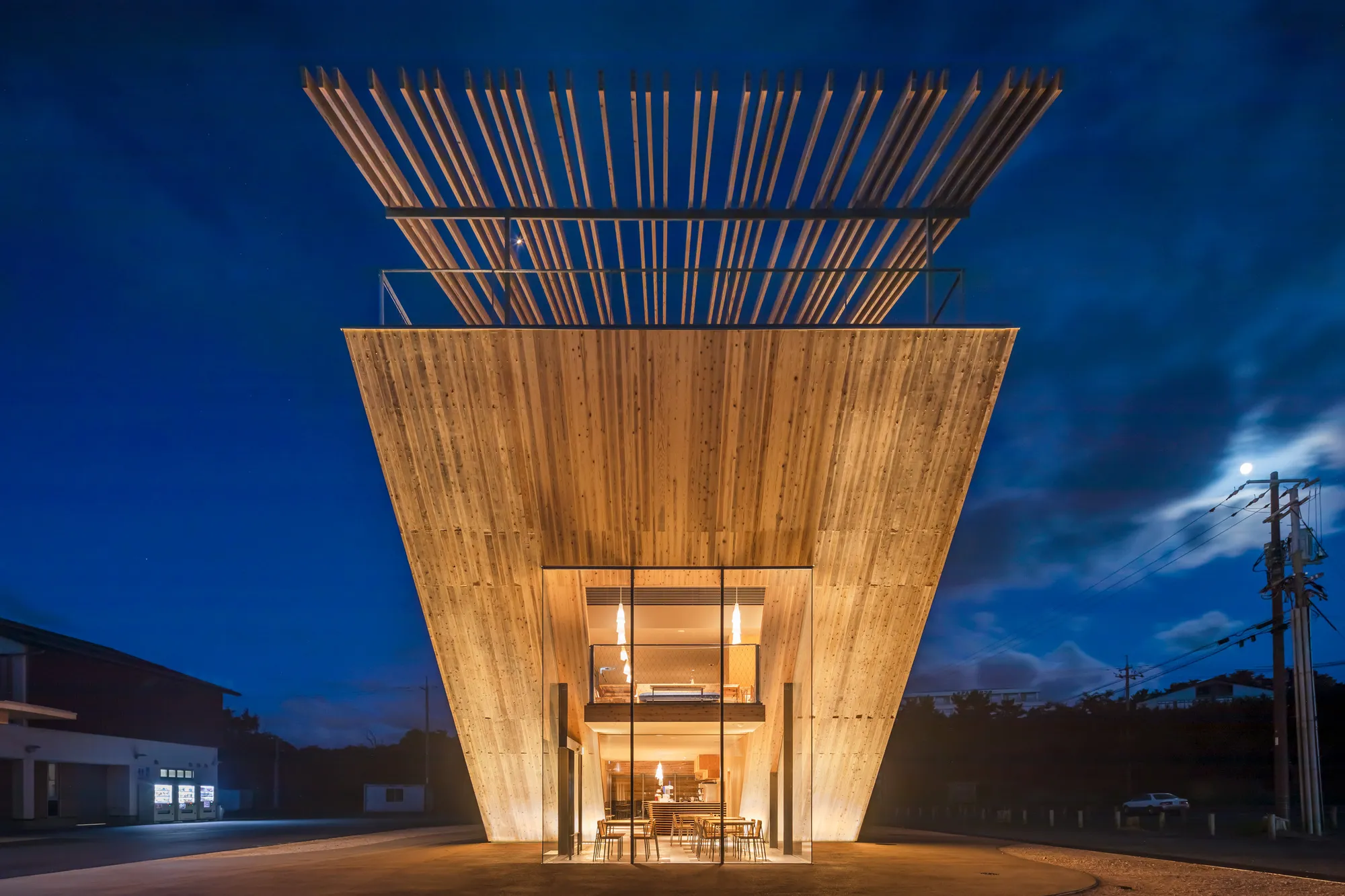Kengo Kuma Builds a CLT Staircase to the Sky Overlooking Japan's Largest Sand Dunes