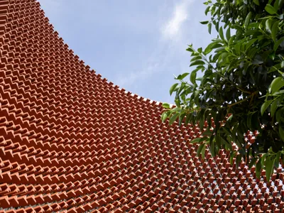 bureau^proberts Wraps a Brisbane Commercial Center in a Clay Screen That Inverts the Brick