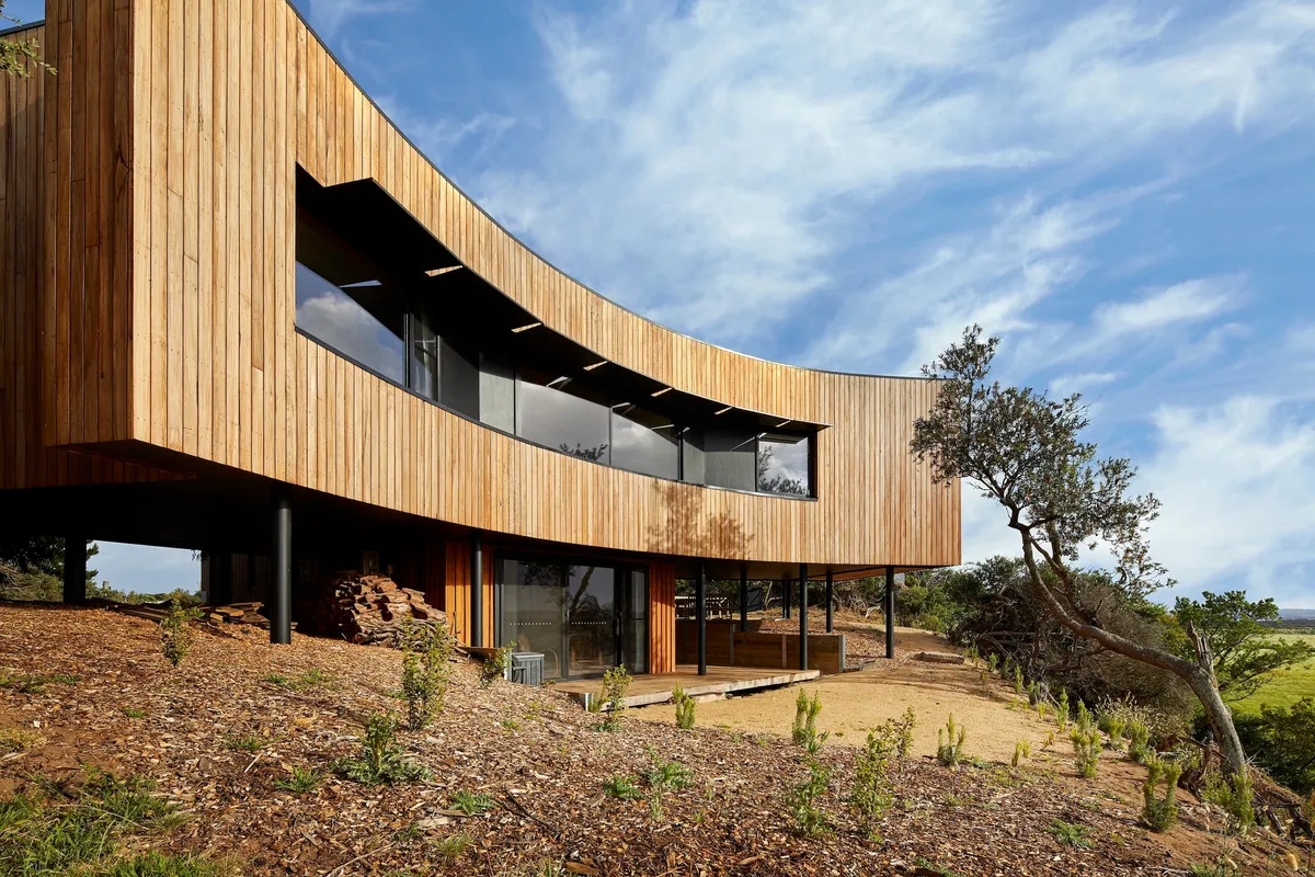 MRTN Architects Hides a Timber Retreat in the Sand Dunes of Venus Bay