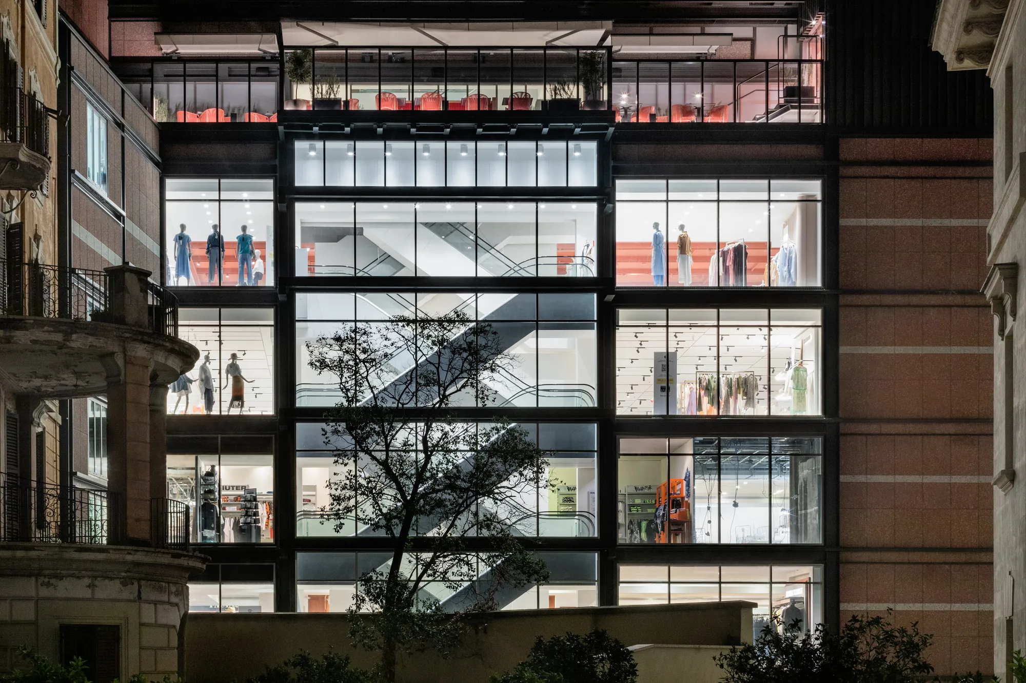 2050+ Refurbishes Rome's La Rinascente, Balancing Franco Albini's Legacy with a New Rooftop Life