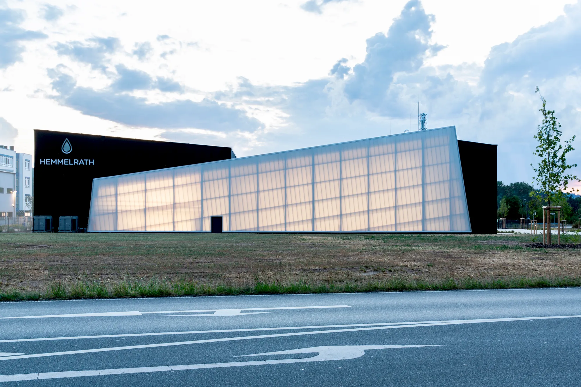 ALAS Alarcon Linde Architects Builds a Paint Factory from Timber in Rural Germany