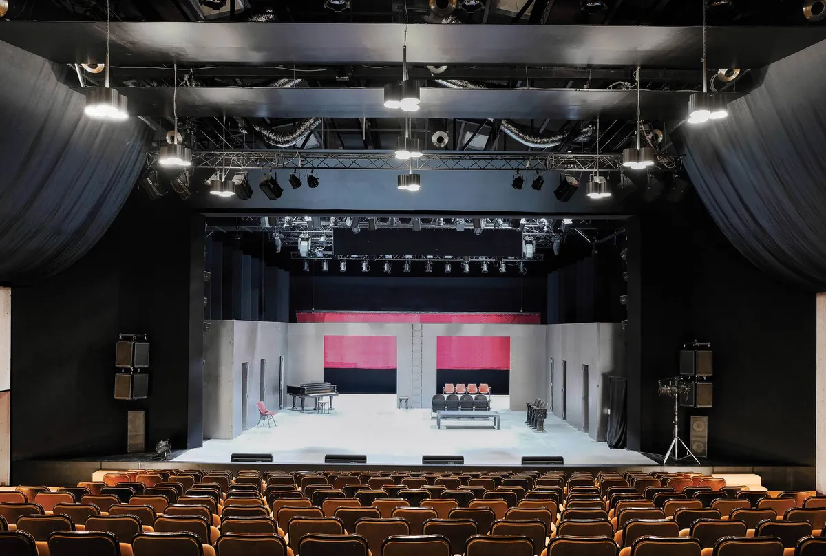 Vidic Grohar Converts a Ljubljana Industrial Hall into a Temporary Theater in Ten Months