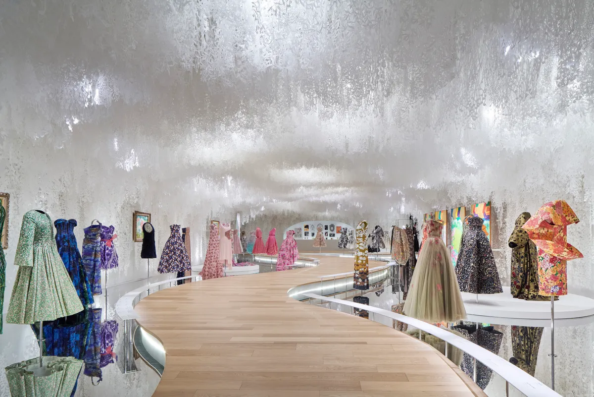 OMA Wraps 75 Years of Dior in Washi Paper and Infinite Mirrors at Tokyo's MOT