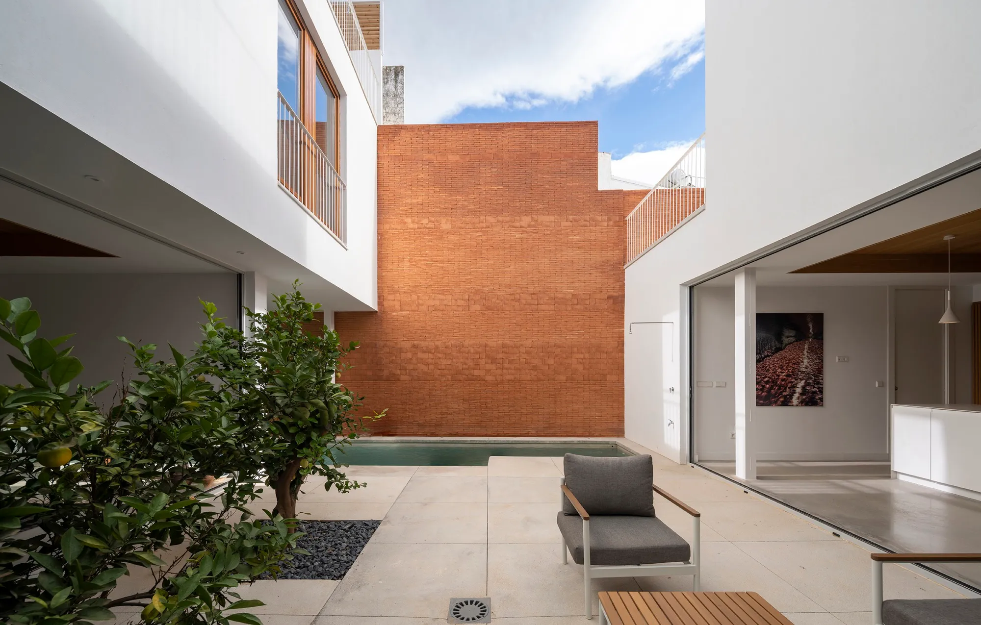 DTR_studio Threads Arab Courtyards and Mediterranean Light Through a Dense Estepona Street