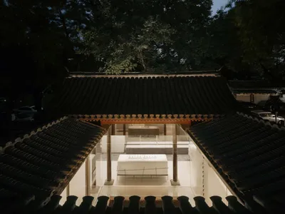 F.O.G. Architecture Peels Back 280 Years of History to Reveal a Siheyuan's Skeleton in Beijing