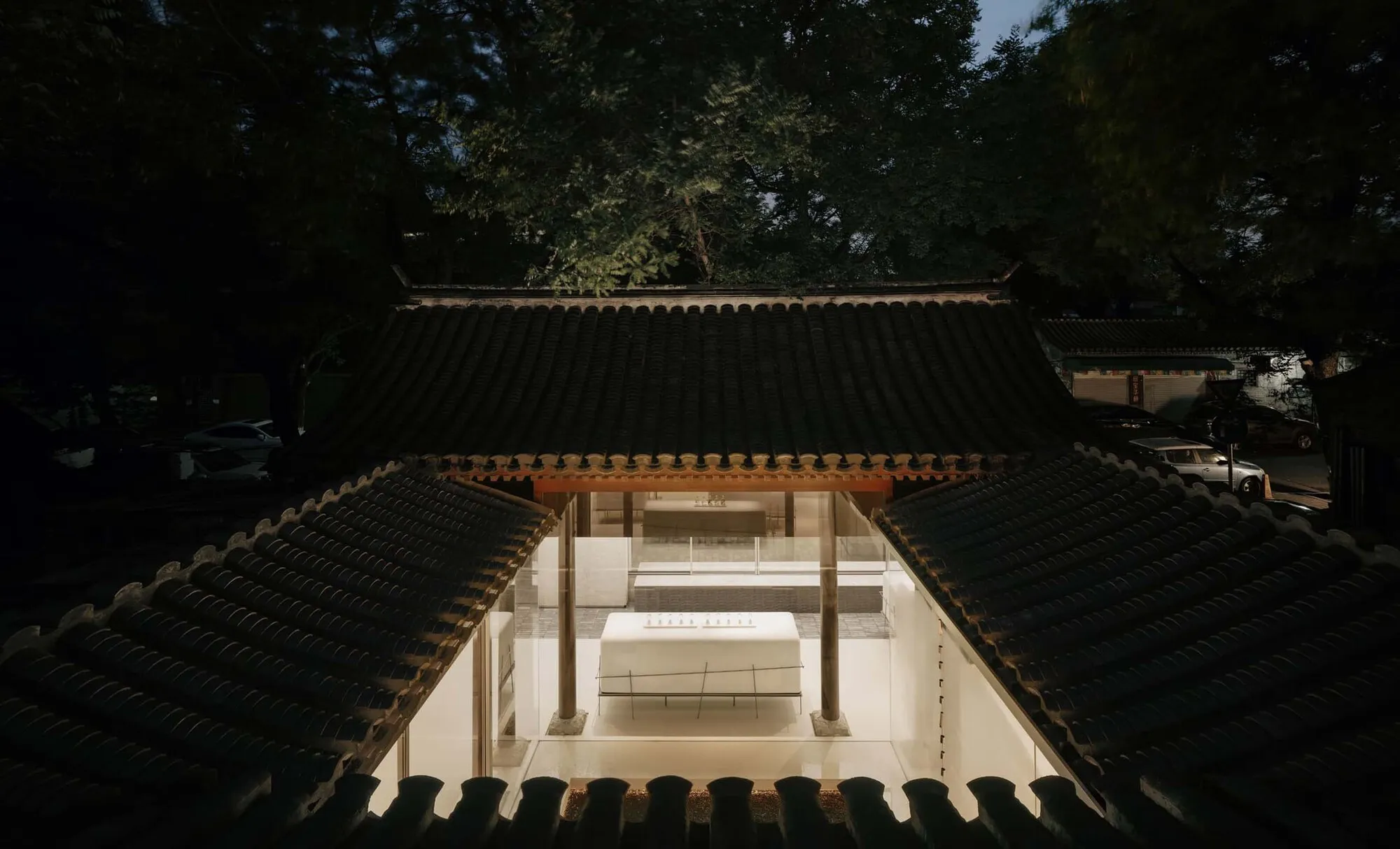 F.O.G. Architecture Peels Back 280 Years of History to Reveal a Siheyuan's Skeleton in Beijing