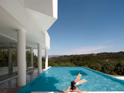 AT DESIGN Nests a Seven-Room Hotel on a Mountaintop in China's Tea Country