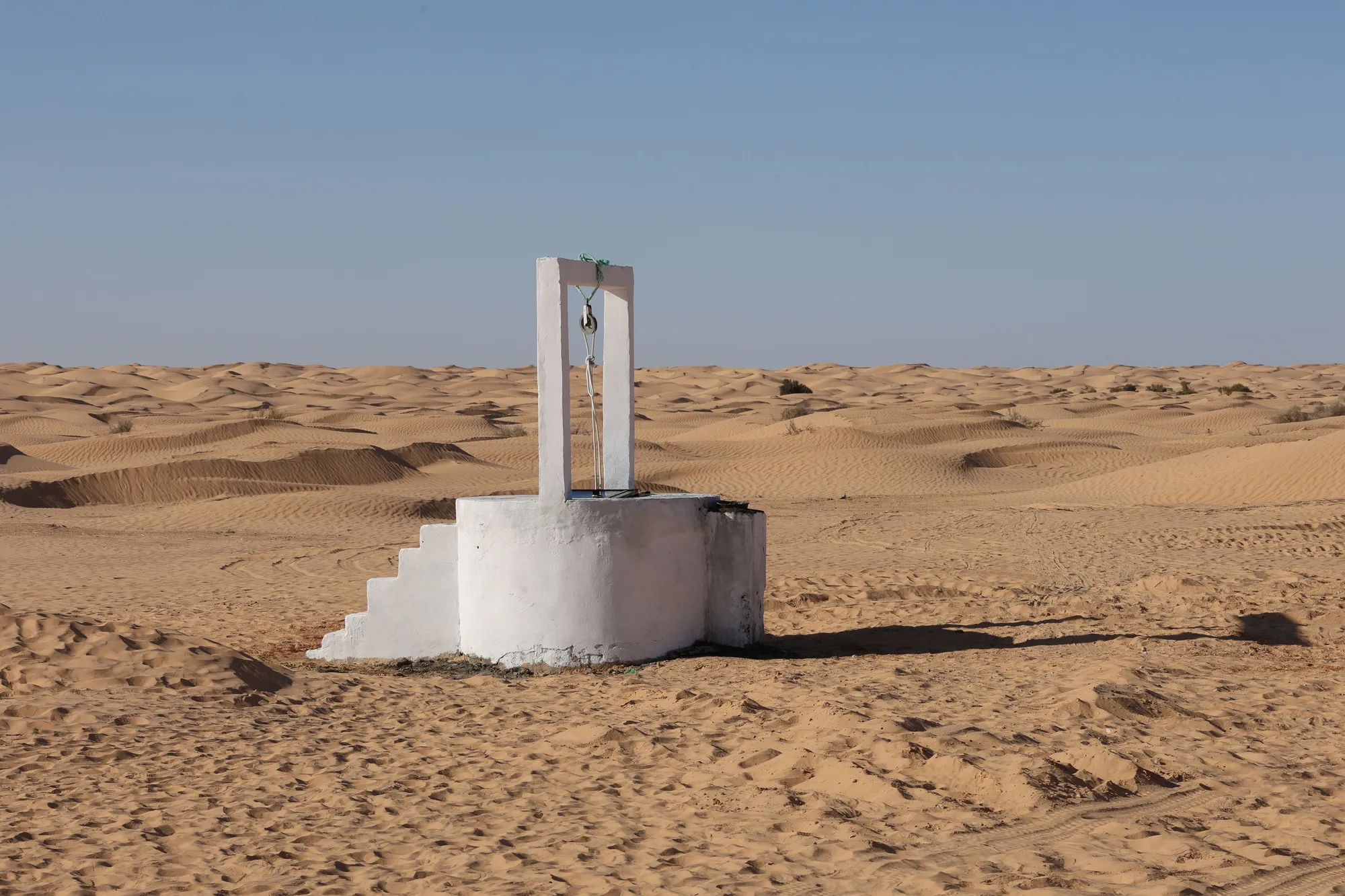 Three Studios Restore a Saharan Well 30 Kilometers from the Nearest Village