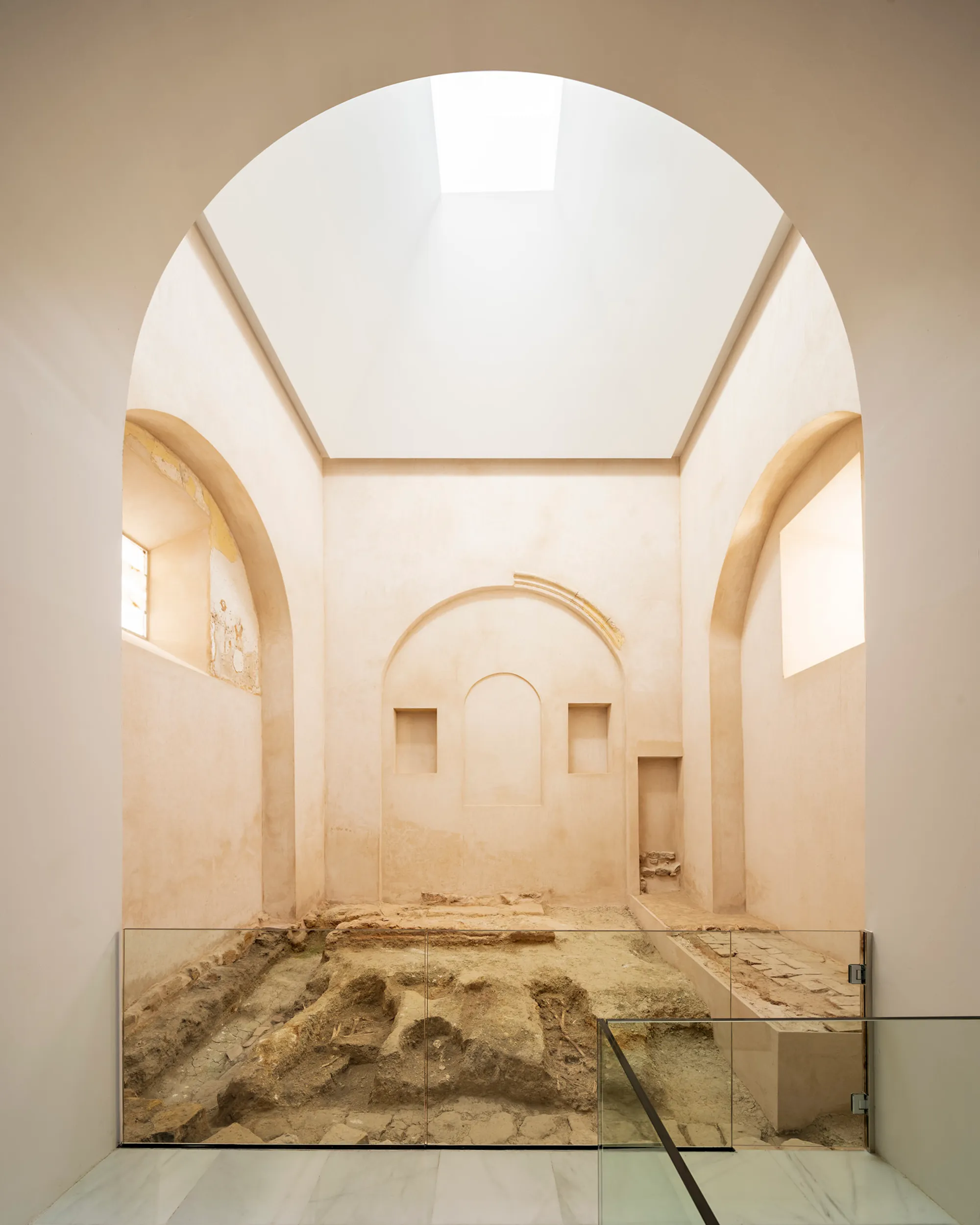 Pablo Millán Restores a Forgotten Chapel in Porcuna as a Pantheon of Light and Stone