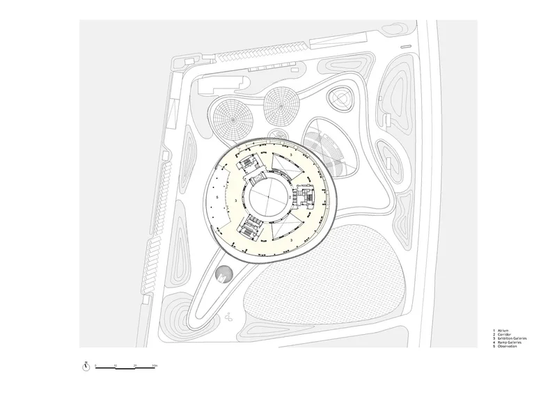 Floor plan drawing showing a ring-shaped gallery level with a central void