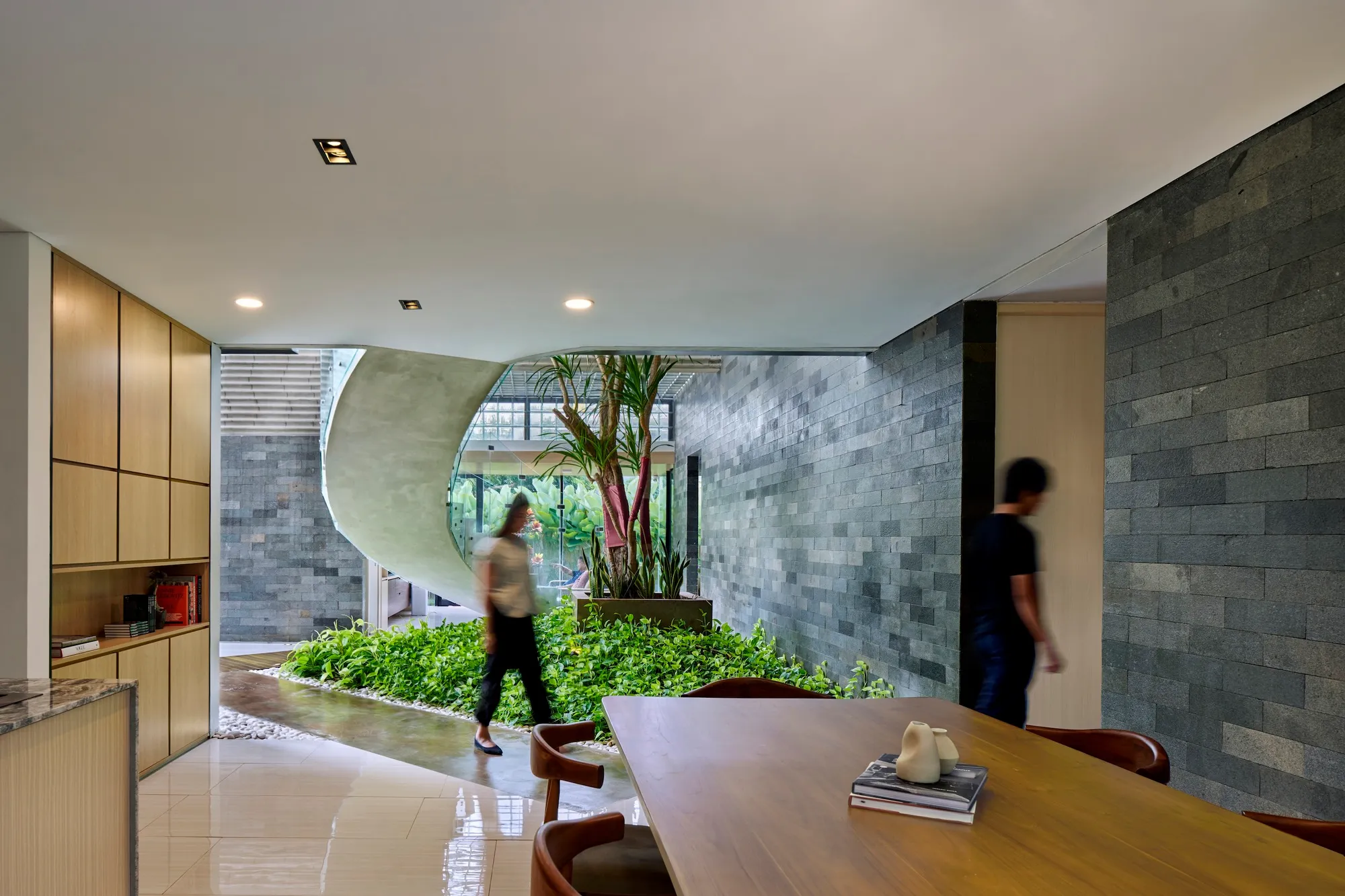 RAD+ar Builds a Low-Energy Shelter Prototype Beneath a Twisted Roof in Tangerang