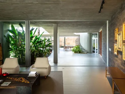 Fernandes Atem Arquitetos Builds a 1,400 m² House in Eusébio as One Continuous Porch