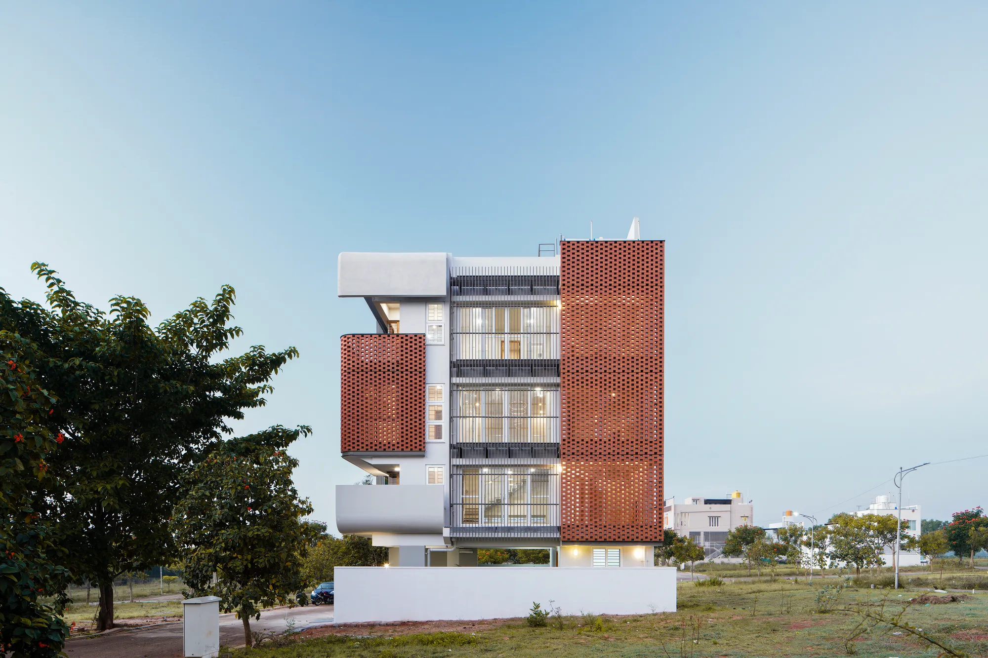 4site Architects Wrap a Bangalore Duplex in Brick Jali to Chase Every Ray of Light