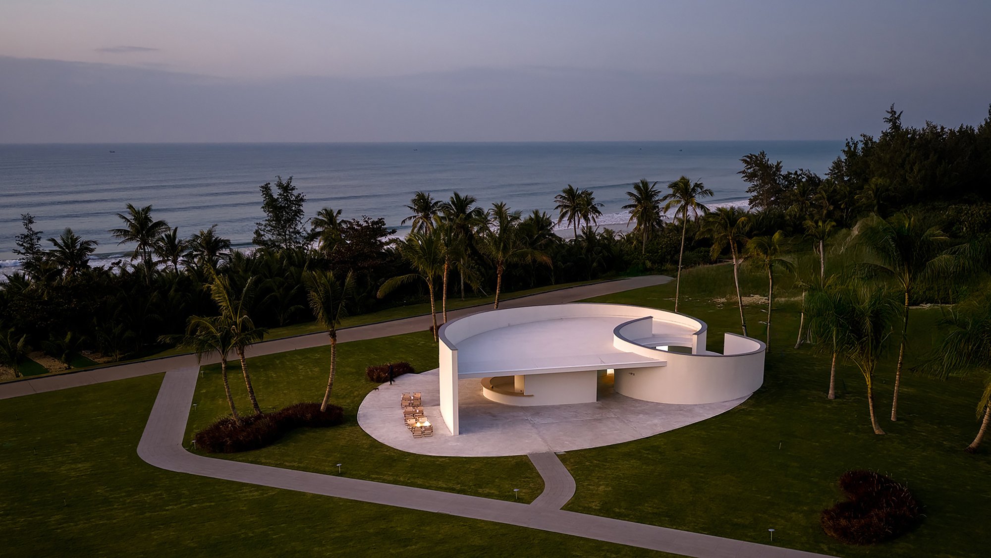 Perform Design Studio Spirals a Rest Station into the Coastline of Hainan's Shenzhou Peninsula