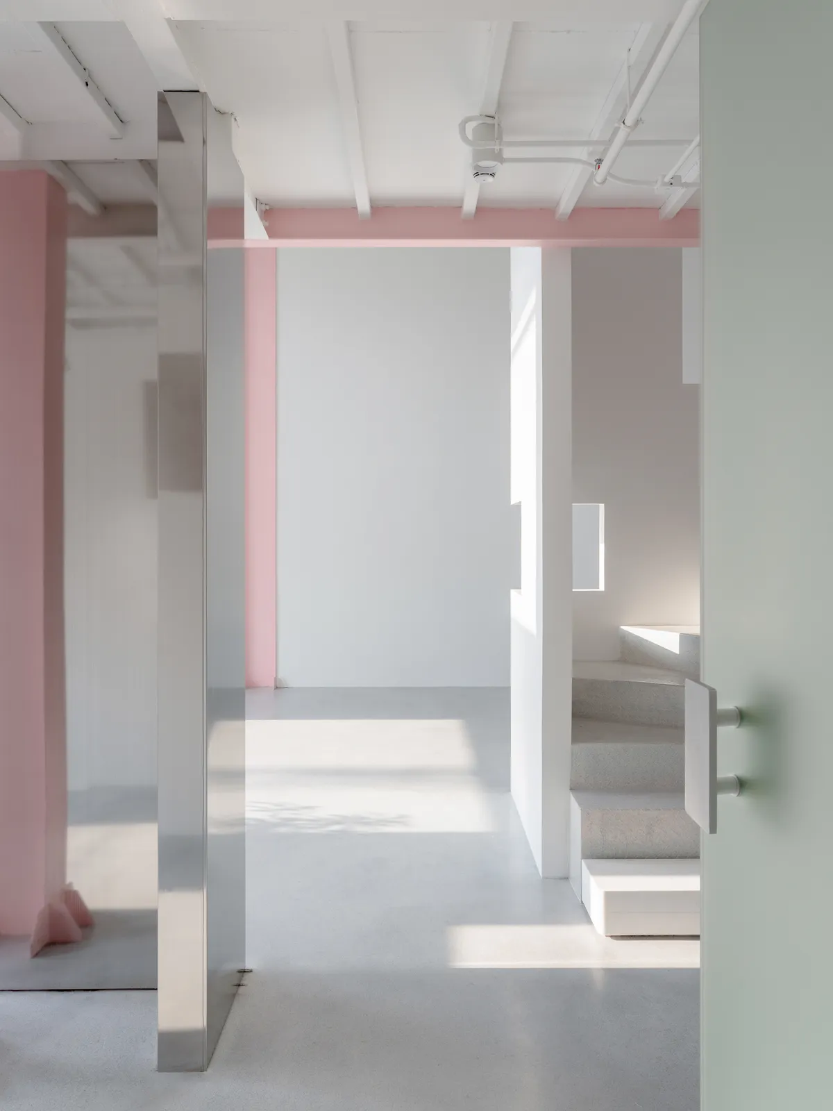 Aether Architects and Archigress Insert a Freestanding Gallery Inside a Shenzhen Railway Warehouse