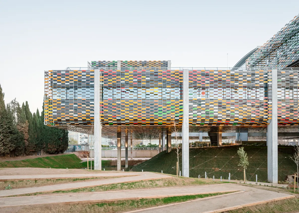 Pich-Aguilera Lifts a LEED Platinum Office Campus Above Former Marshlands in Viladecans