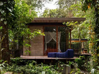 Studio Carlito e Renata Pascucci Threads a Concrete House Through Untouched Forest in São Sebastião