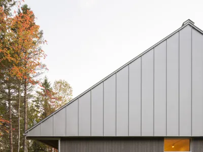 CARTA. Architecte Nestles a Cedar-and-Stone Dental Clinic into the Laurentian Forest