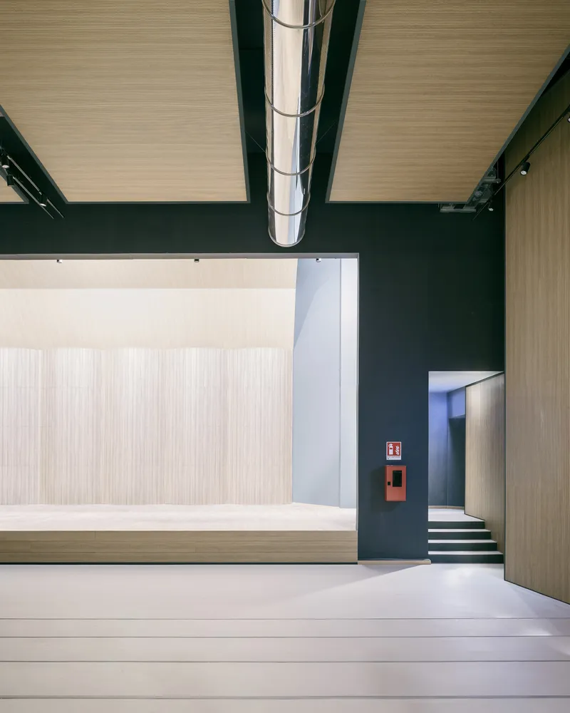 The auditorium, designed for music, rehearsals, performances and community gatherings. Photo © Aldo Amoretti