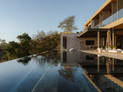Inverse Project Terraces a 1,600 m² House Down a Costa Rican Hillside Instead of Crowning It